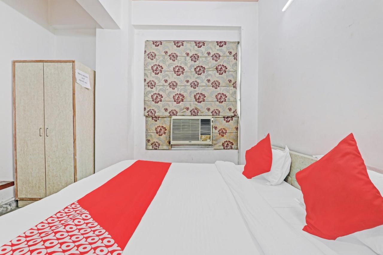 Oyo 27695 Hotel Relation Kanpur Buitenkant foto