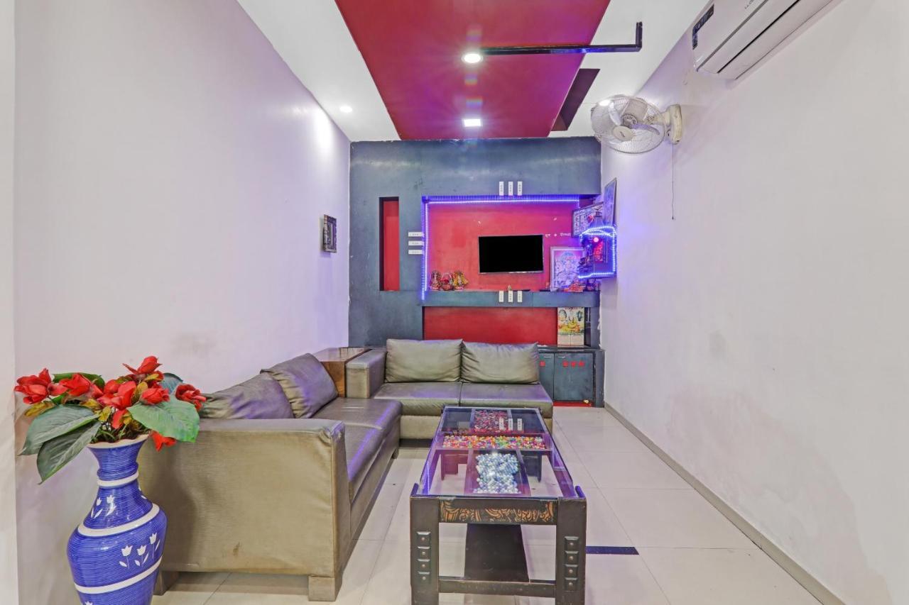 Oyo 27695 Hotel Relation Kanpur Buitenkant foto