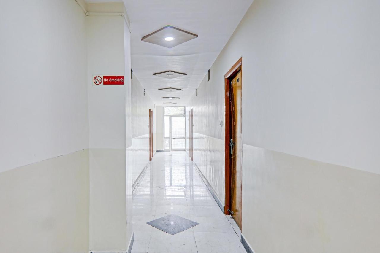 Oyo 27695 Hotel Relation Kanpur Buitenkant foto