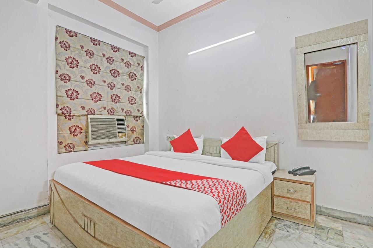 Oyo 27695 Hotel Relation Kanpur Buitenkant foto