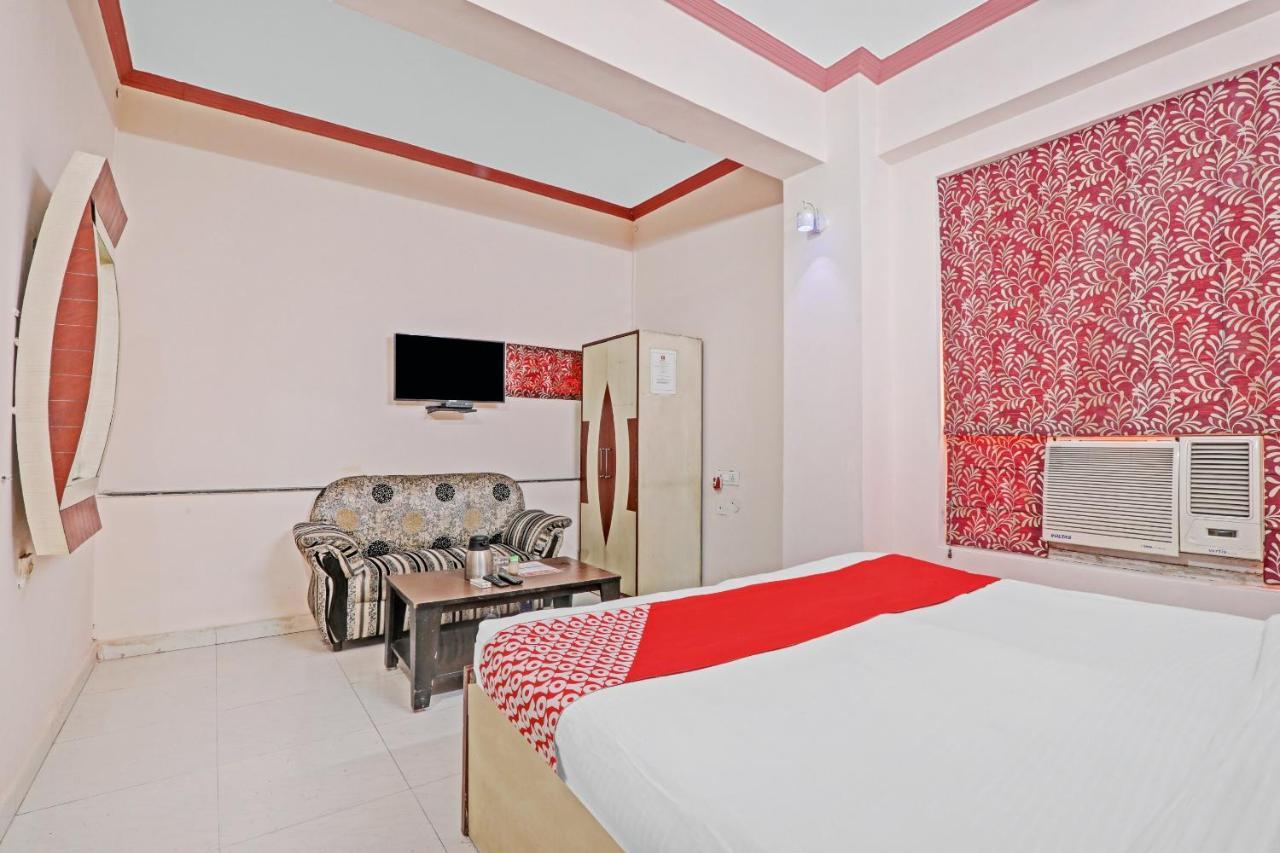 Oyo 27695 Hotel Relation Kanpur Buitenkant foto