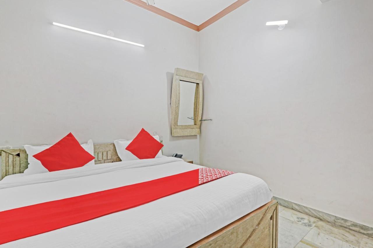 Oyo 27695 Hotel Relation Kanpur Buitenkant foto
