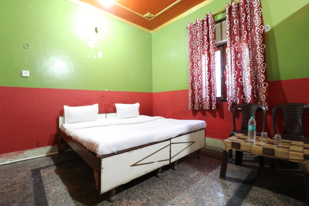 Oyo 27695 Hotel Relation Kanpur Buitenkant foto