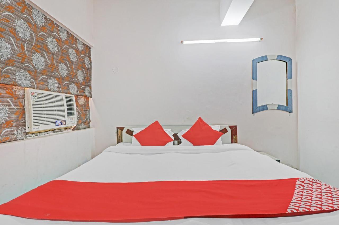 Oyo 27695 Hotel Relation Kanpur Buitenkant foto