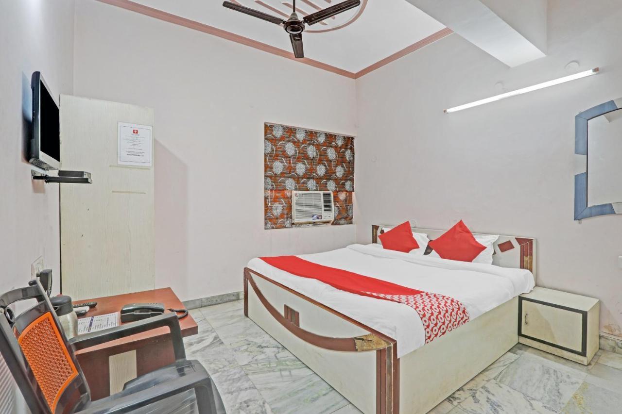 Oyo 27695 Hotel Relation Kanpur Buitenkant foto