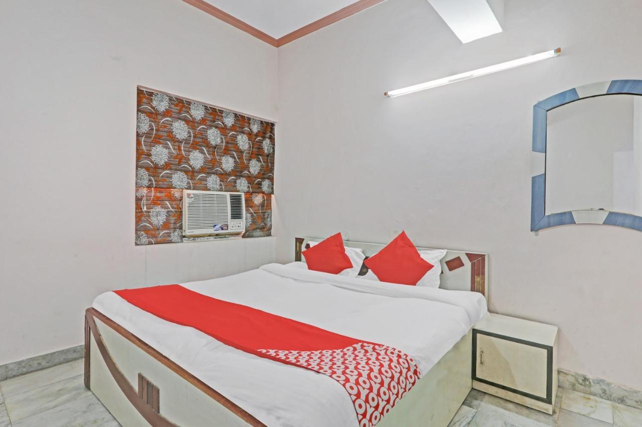 Oyo 27695 Hotel Relation Kanpur Buitenkant foto