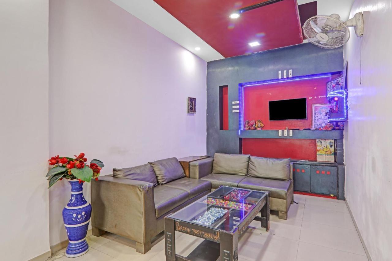 Oyo 27695 Hotel Relation Kanpur Buitenkant foto