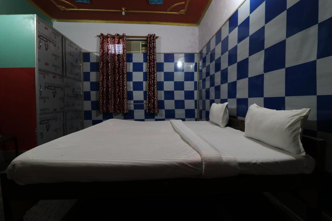 Oyo 27695 Hotel Relation Kanpur Buitenkant foto